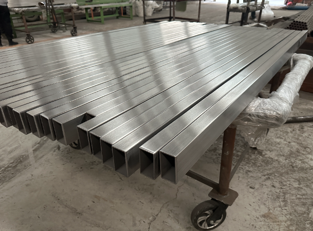 伊犁新能源汽车用不锈钢方管 现货