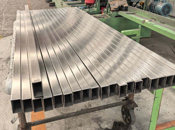 伊犁建筑工程行业用不锈钢无缝钢管